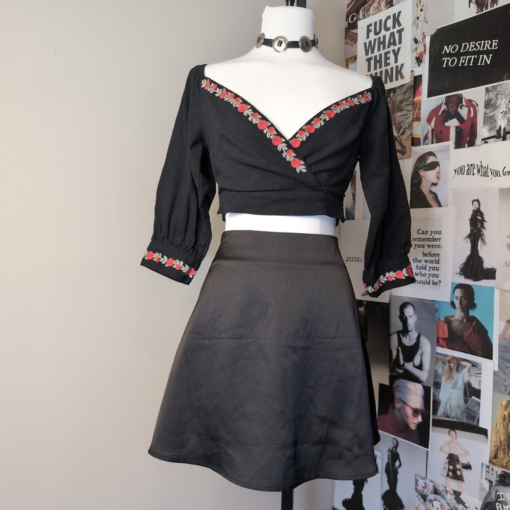Black Embroidered Rose Crop Top Western Cottagecore